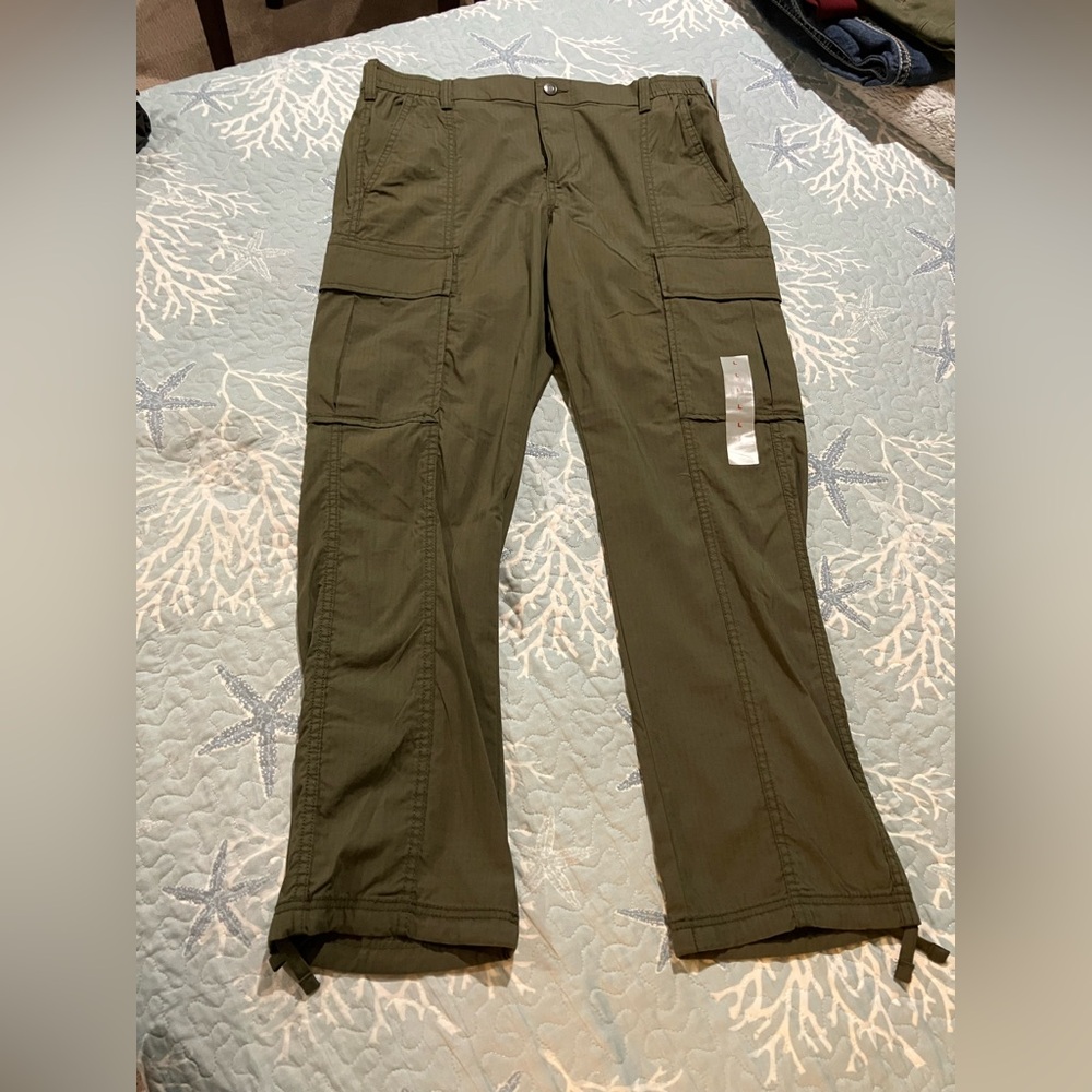 Old Navy NWT men size large 34/30 cargo slacks